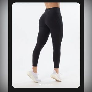 NWT Alphalete Pulse Surge Legging in Black